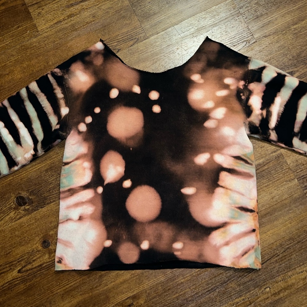 Black Tie Dye Scoop Neck Upcycled Long Sleeve Cropped Pullover Size M - Picture 9 of 11